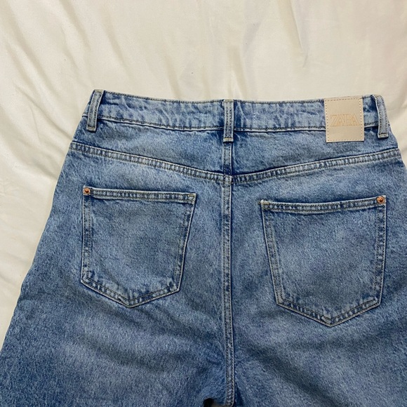 Zara Mom Jeans light blue wash - Picture 2 of 5